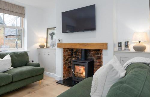 Luxurious renovated cottage with log burner - Photo 14