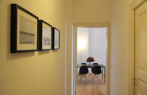 Nollendorf Apartments - 1 separate bedroom and 1 living room with sofa bed in Motzstraße - Foto 33