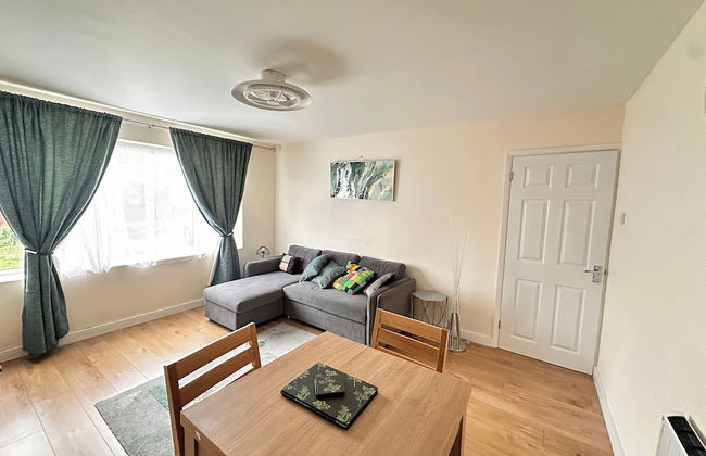 2 Bedroom Apartment-sleeps 6-parking-wifi - Photo 13