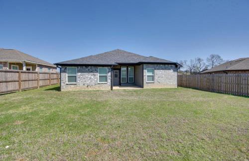 8 Mi to State Park Home with Fenced Yard in Lindale - Foto 3