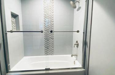 7 Guests 3BR 3BA Spacious & Beautiful Area - Foto 2