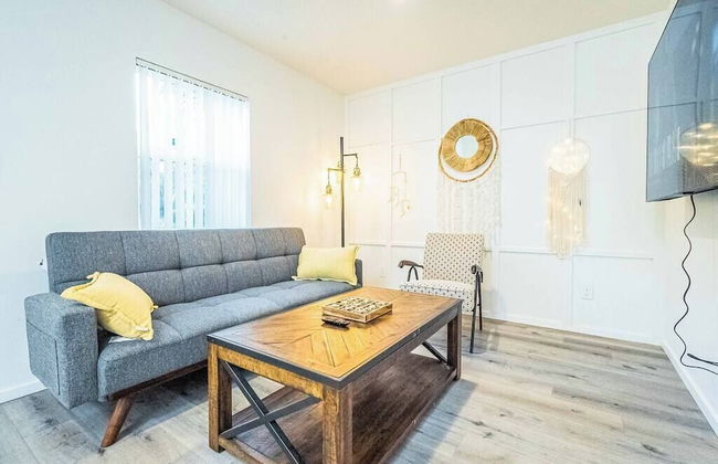 Elegant Country Retreat With Serene Patio Haven - Foto 11