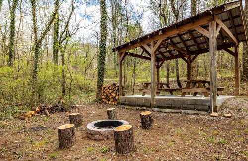Smokies Cabin with Hot Tub and Arcade Games - Photo 43