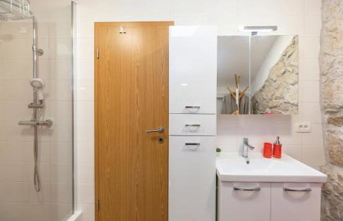 Awesome Home In Ploce With Jacuzzi - Foto 36