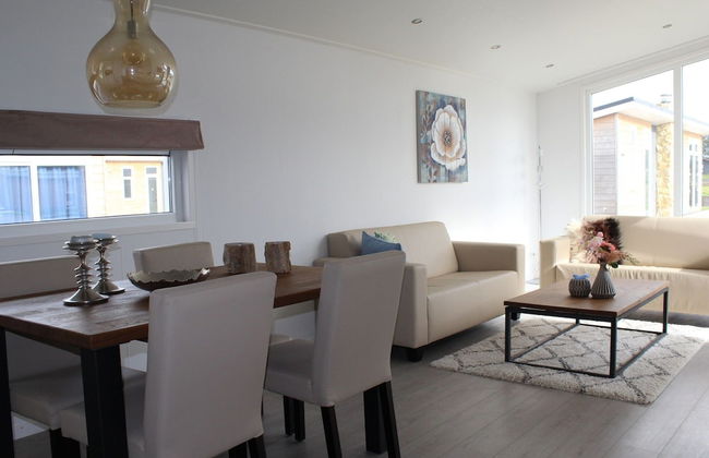 Chic Home With Sauna - Photo 29