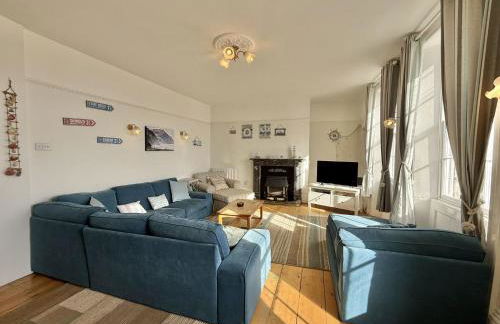 1 Cobb House - Photo 8