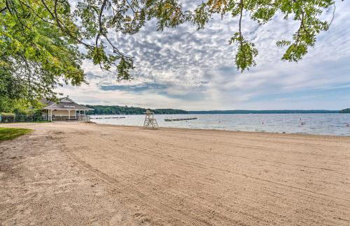 Williams Bay Getaway with Geneva Lake Views! - Foto 25