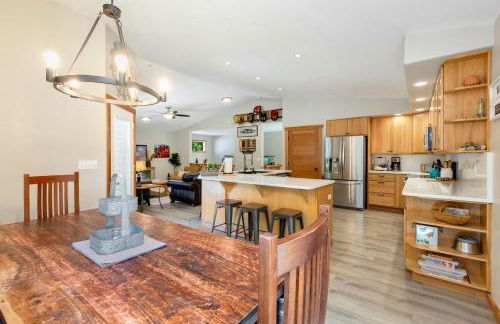 Cozy Pine Cabin Pool Access - Foto 32