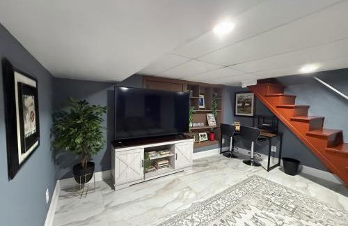 South Philly Retreat with Movie Nights and Backyard BBQ - Foto 24