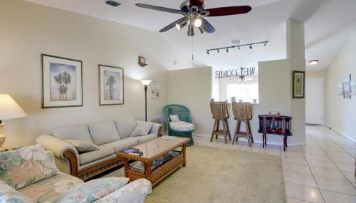 Bright Titusville Retreat with Lanai - WFH Friendly! - Foto 5