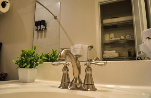 Lux Townhome Free Parking 12 min to BWI - Foto 3