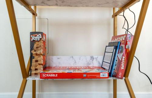 Luxury Stay-Free Parking-Amazon HQ-Nearby DC-Wifi-Pool-Gym - Photo 61