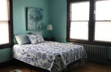 Old Time Beach Front Cottage - The Beach is your Backyard! Pet Friendly cottage - Photo 35