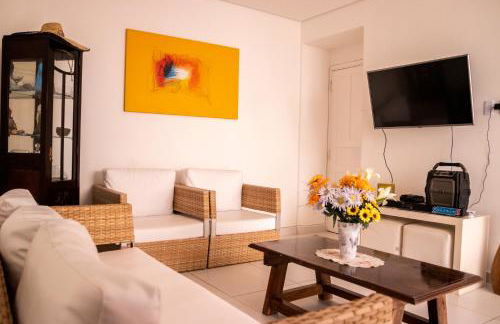 Apartamento com varanda Gourmet na praia da enseada - Foto 6