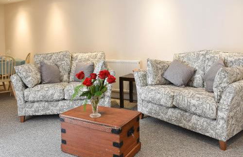 Carpenters Cottage - Photo 2