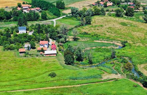 Seosko Imanje Na Obali Rijeke - Foto 50