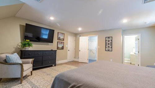 The Queen Place - Updated-Private Backyard - Foto 4