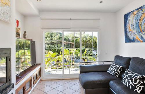 Casa con piscina y gran jardín - Foto 16