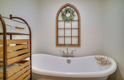 Cozy Couple’s Retreat w/ Porch on Bayou Teche! - Foto 16