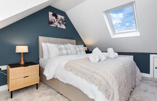 AC & Private Drive Stylish 4BR 5 Beds 8 Guests Wifi And Parking - Photo 27