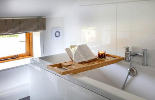 Hastings Retreat Rural barn conversions with Private Lake - Foto 59