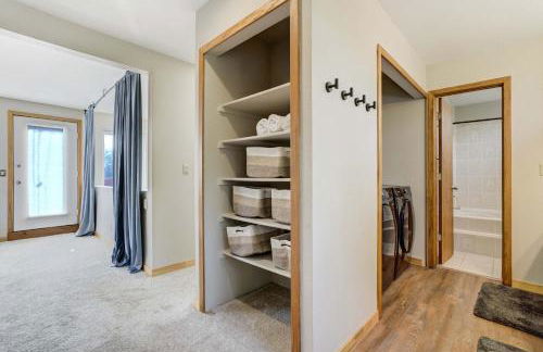 Sunstone Mesa Luxe Broadmoor Getaway w Hot Tub - Foto 45