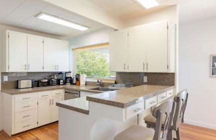 Sunny Side Island Retreat by Avantstay Backyard - Photo 36