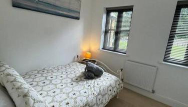 Church Court 2 Bed 55 Inch SKY TV Northampton Parking Contractor Accommodation - Foto 5