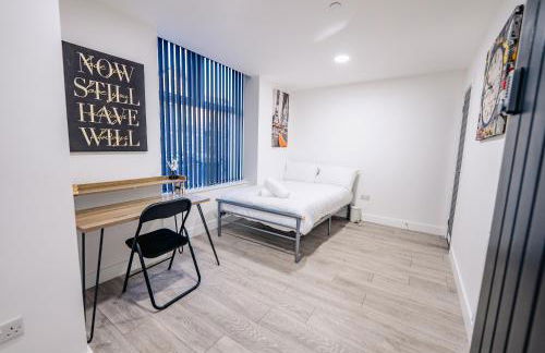 10BR 4Bath Home, Stag Do, Contractors, Big Group - Foto 38