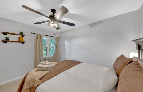 The White Lodge 4BDR Sleeps 8 with Fire Pit - Foto 28