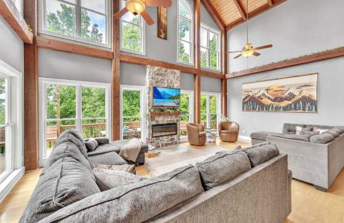 The Retreat at Wildwood - Hot Tub Theater & Deck - Foto 4