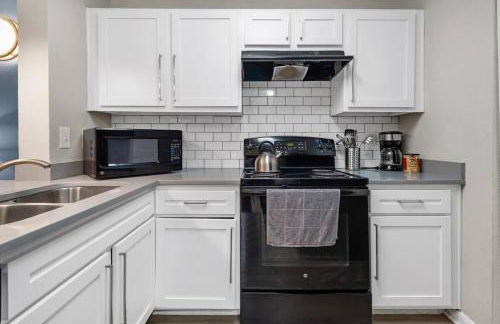 Cozy Retreat Near UT & Downtown - Foto 17