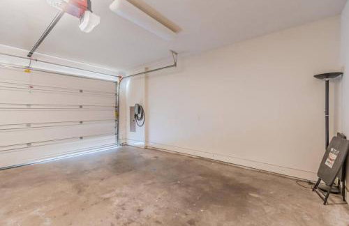 Stunning Townhome Near Uptown - Photo 40