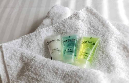 Spacious Modern Garden Family Home - Photo 17