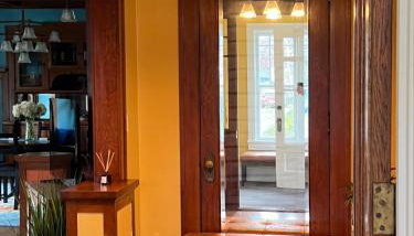 CRAFTSMAN'S MAIN FLOOR with huge DECK! - Foto 5