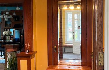 CRAFTSMAN'S MAIN FLOOR with huge DECK! - Foto 5