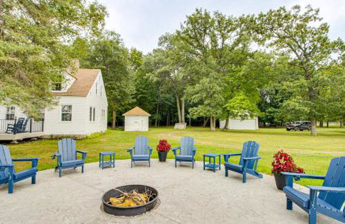 Pet Friendly Lake Alec Home with Dock! - Foto 25