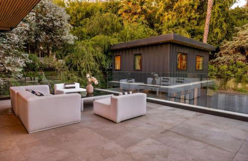 Luxury 6BR Beverly Hills Villa with Pool and Views - Photo 79