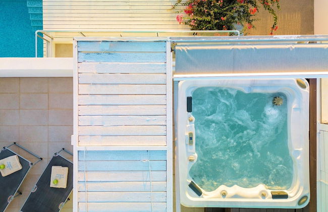 Seabreeze Villa - with Jacuzzi & heated pool - Photo 39