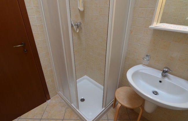 Nicely Furnished Apartment with AC near Beach - Foto 16