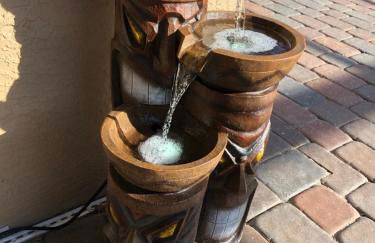 Tiki Paradise House & pool - 10 min to Beach! - Foto 8