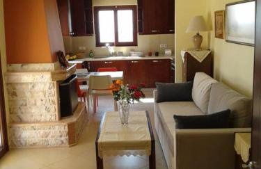 Avia, house with privillaged view, 100 meters from the sea - Photo 1