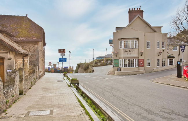 Fantastic 1BD Hideaway, 2 Minutes to the Sea - Photo 32