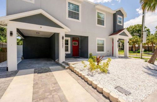 4 Bedroom 3 Full Bath Boho Oasis Saltwater Pool Near Downtown, North of Hyde Park Sleeps 12 Pets OK - Foto 48