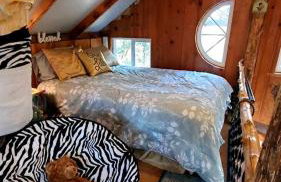 Magical Tree House Rental Nestled in the Woods on Farm Retreat near St. Louis, Missouri - Foto 40
