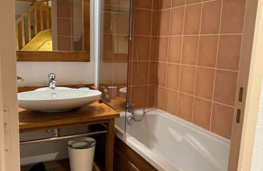 Cozy 4 bedroom duplex apartment, spa residence - Photo 6