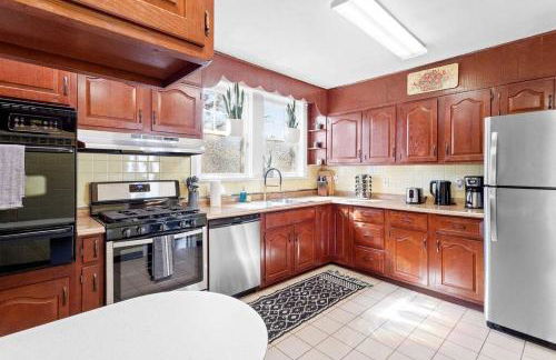 AC 6BR 2BA Quiet Retreat Central Location - Foto 21