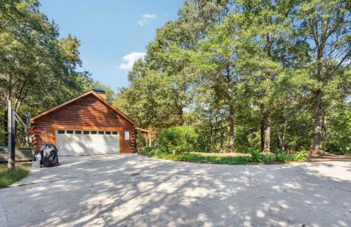 Cabin Bliss - Just 1 Mile from Lake Lanier - Foto 43