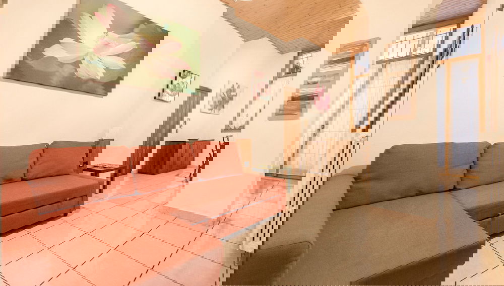 Carro Apartment - Photo 1, Primary image