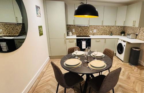 2 Bedroom City Centre garden flat with Secure Parking - Foto 10